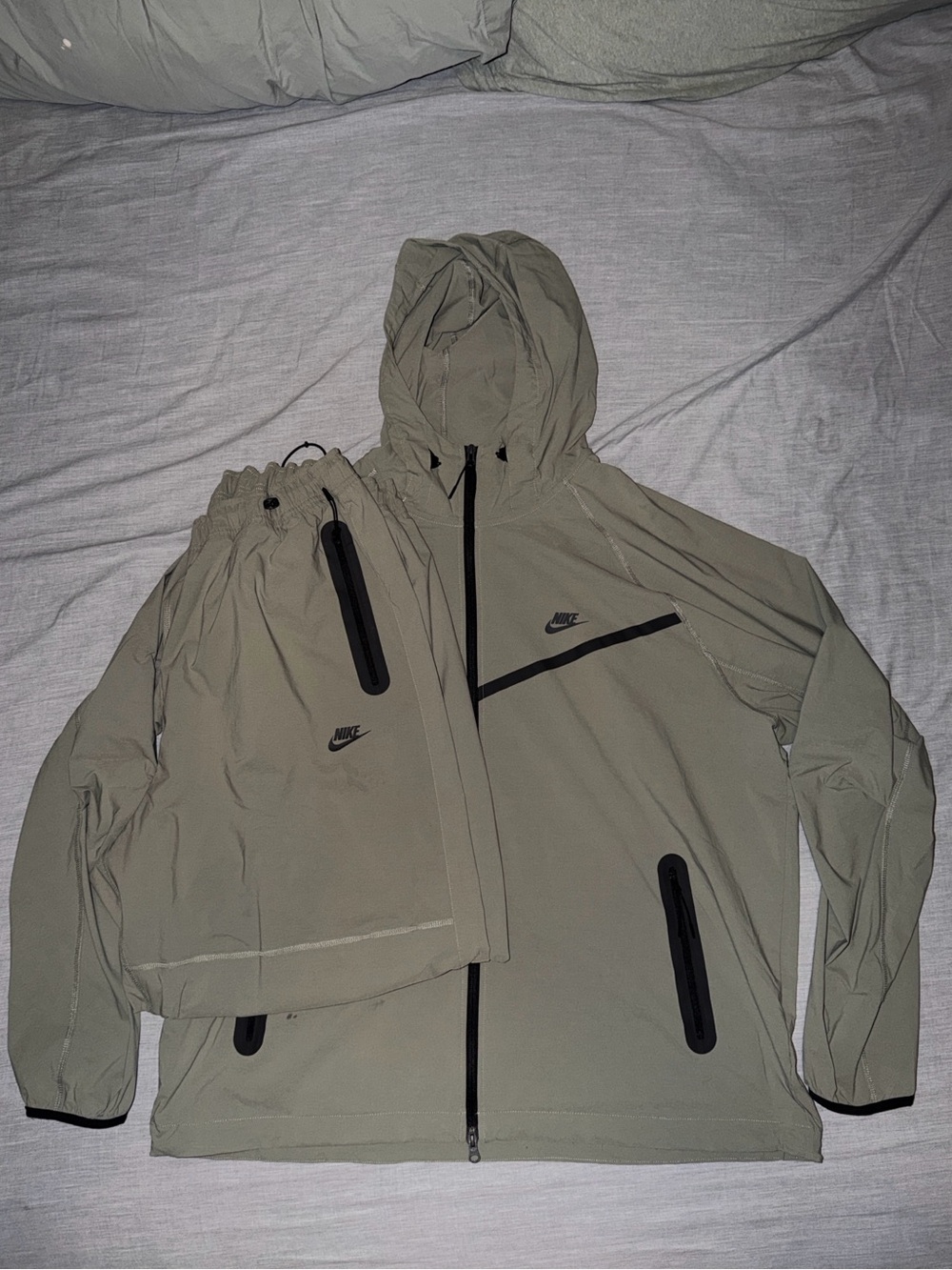 Men’s Nike Tech Fleece Men’s Windbreaker Set Silver Sage/Black